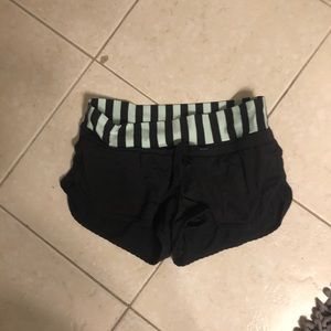 Lululemon shorts size 4